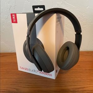 Like-New Beats Studio 3 Headphones